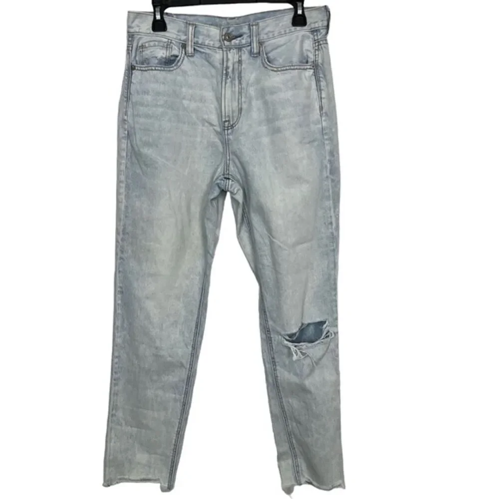 AMERICAN EAGLE MOM JEAN High Rise Distressed Light Blue Wash Raw Hem Jeans sz 4